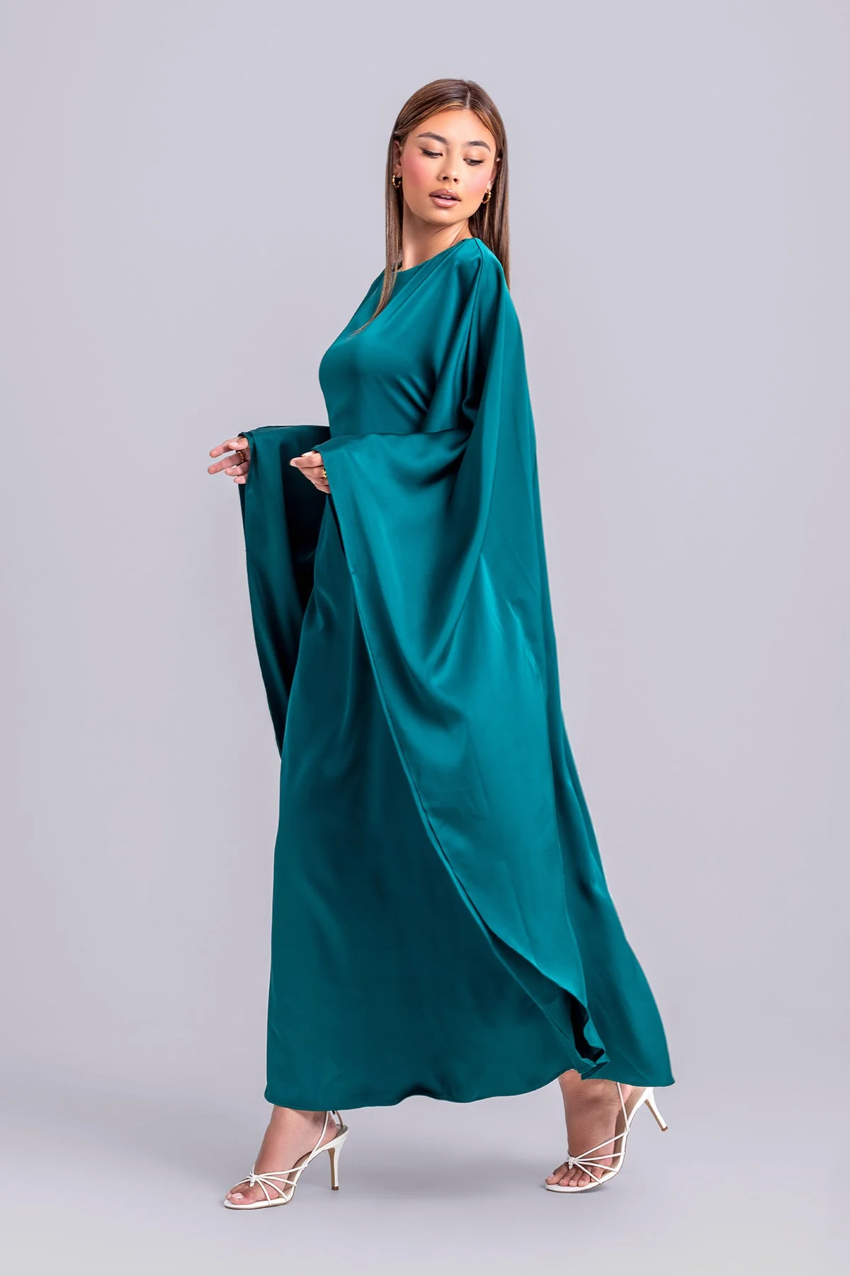Nadine Abaya Kaftan- Plume - Image 5