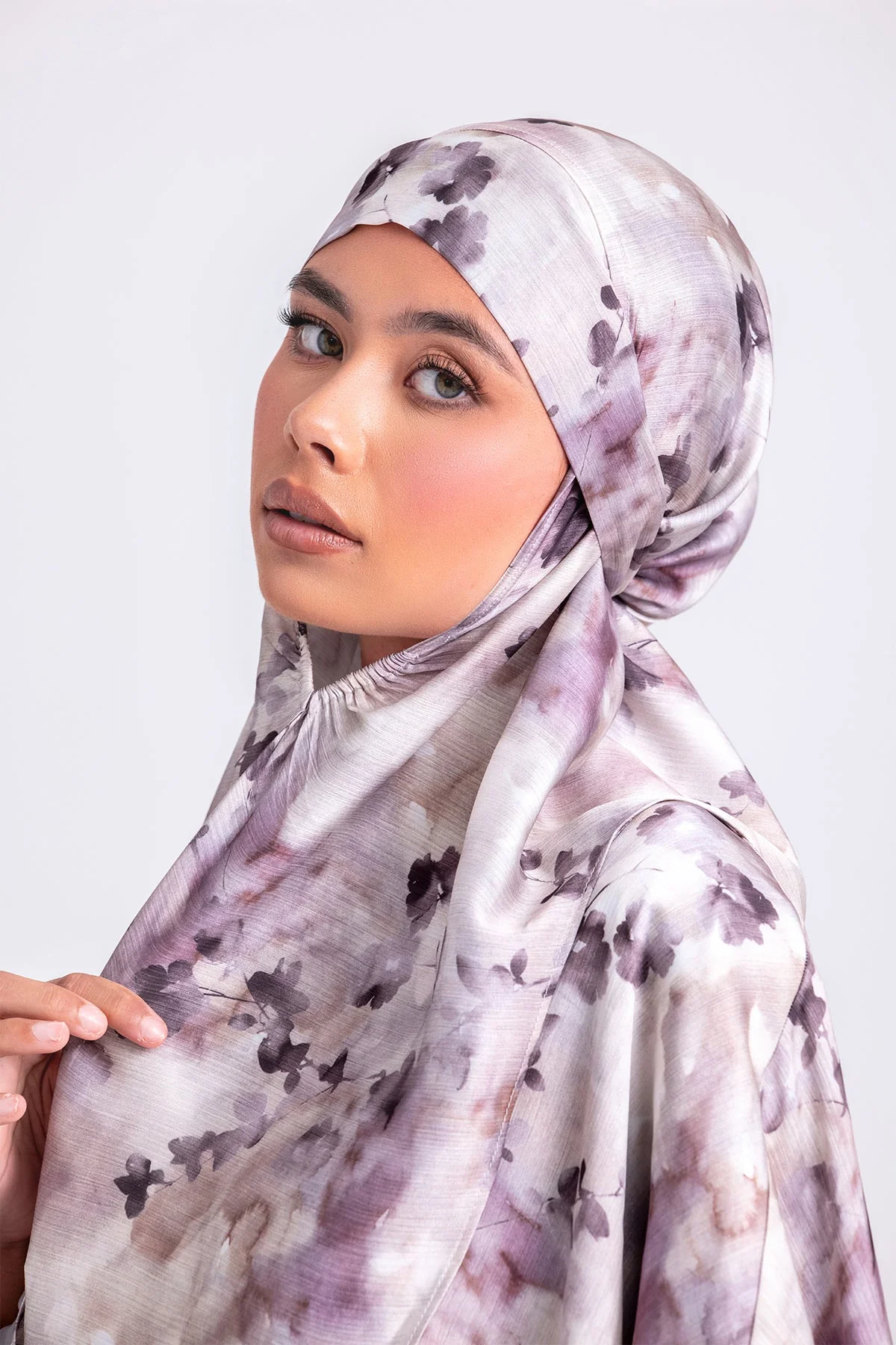 Zaynab Abaya and Matching Hijab Prayer Set- Lilac Paradise - Image 8